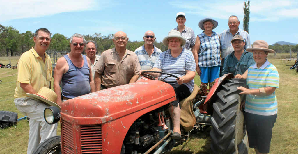 Family and friends of Alan Craike, Brian Dittman, Lyle McCoist, Alan Swift, Neil Craike, Garry Crothers, Janet Watts, Joy Mutch, David Mutch, Stuart Watts, Diane Derrick and wife Lorraine Craike (sitting).